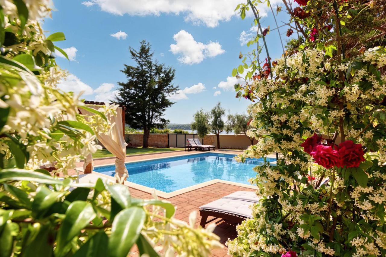 Holiday Home Giardino Marino Pomer Exterior foto